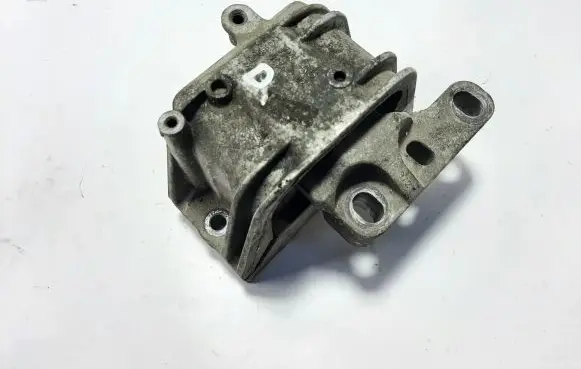 Volkswagen Golf Plus Engine mount bracket 1K0199262