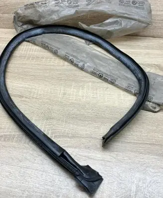 Volkswagen Caddy Rubber seal rear door 6K9827709A