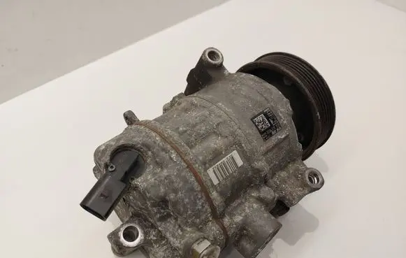 Volkswagen PASSAT B8 Air conditioning (A/C) compressor (pump) 5Q0820803F