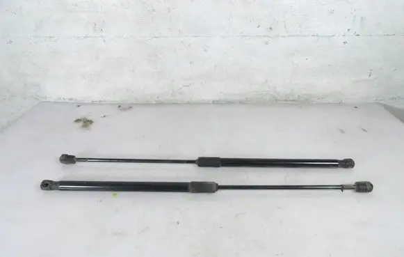 Skoda Fabia Mk3 (NJ) Shock absorber/damper mounting bracket 6V9827550B