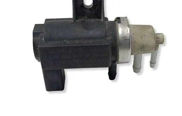 Volkswagen PASSAT B6 Turbo solenoid valve 1J0906627B
