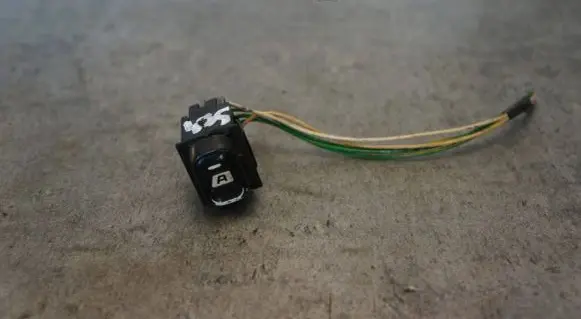 Citroen Berlingo Quarter vent window switch 