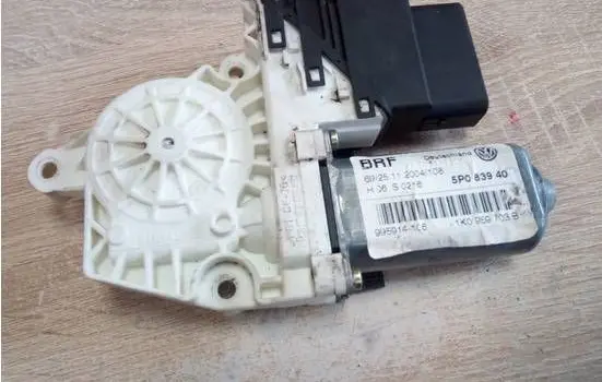 Seat Altea Rear door window regulator motor 5P0839402 993425100 NE58442