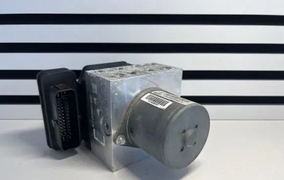 Mercedes-Benz ML W166 ABS Pump A1669013400 A1664310600