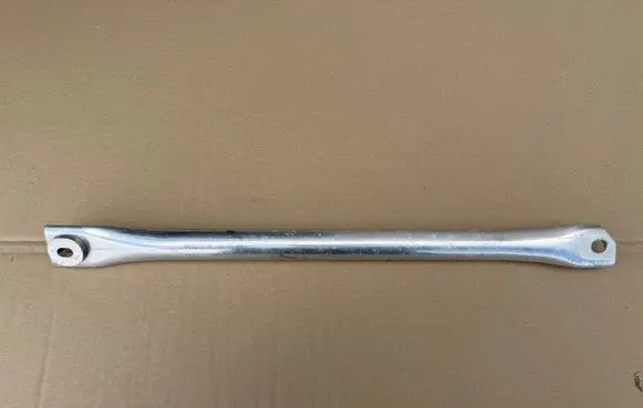 BMW 5 G60 G61 Radiator mount bracket 9883731