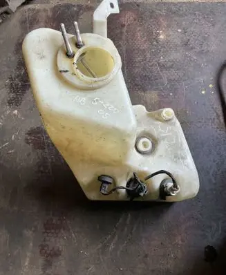 Mercedes-Benz S W220 Windshield washer fluid reservoir/tank 2208690020