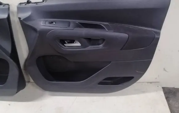 Opel Combo E Front door card panel trim 9818643277 9816791277