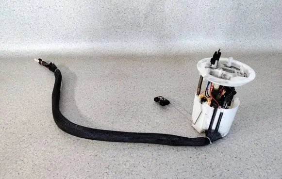 Volvo S80 In-tank fuel pump 31274669