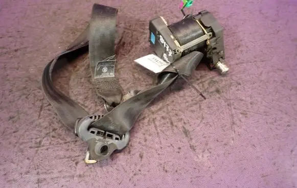 Skoda Fabia Mk1 (6Y) Front seatbelt 6Y0857702D