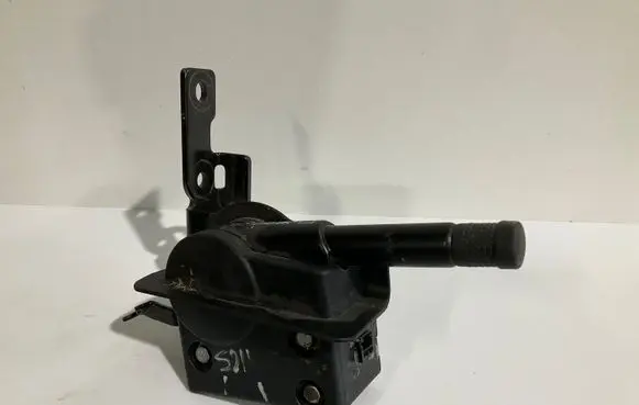 Mercedes-Benz E W211 Switch for retractable tow bar A2113100273