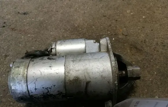 Hyundai Lantra II Starter motor