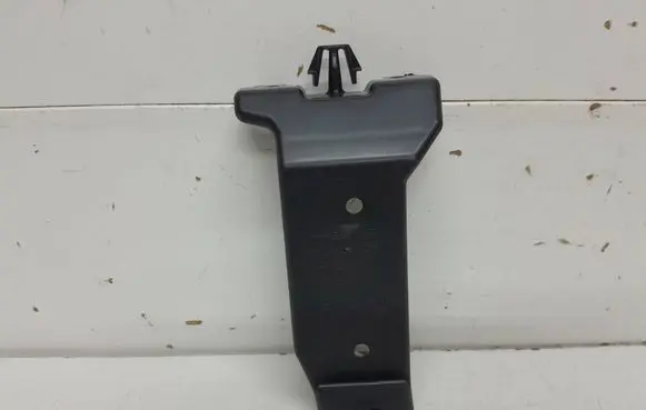 Renault Twingo III Rear bumper mounting bracket 850411728R