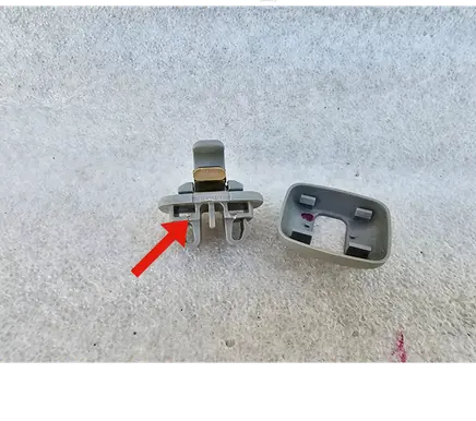 Audi A6 Allroad C5 Sun visor clip/hook/bracket 4B0857562