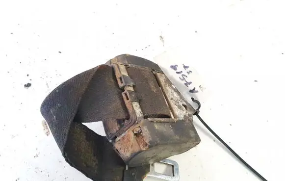 Middle seatbelt (rear)
