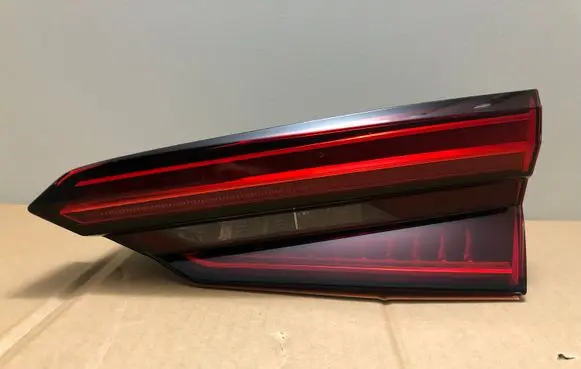 Audi A5 Tailgate rear/tail lights 8W6945094A