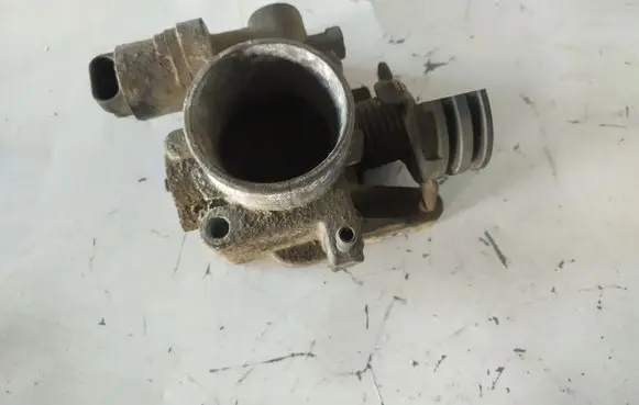 Ford Mondeo MK I Throttle body valve 4669480