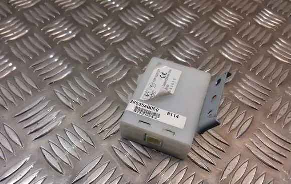Subaru Legacy Door central lock control unit/module 88035AG050 0082670