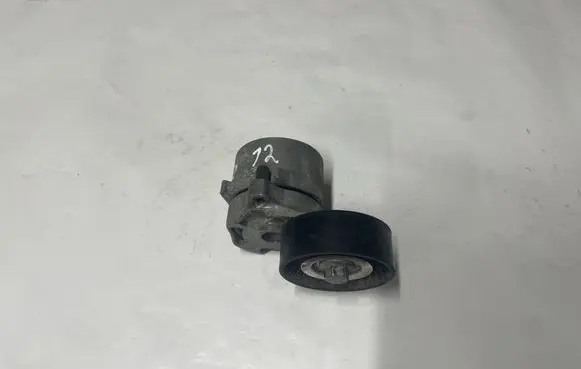 Subaru XV Generator/alternator belt tensioner