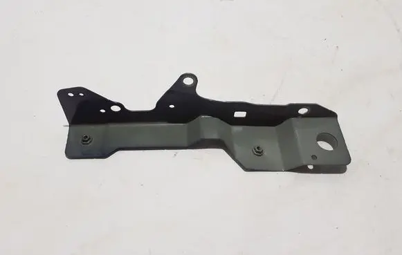Volvo XC40 Fender mounting bracket 32277537