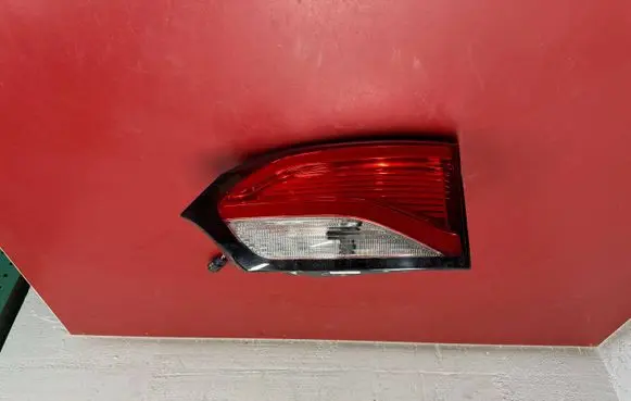 Chrysler Pacifica Tailgate rear/tail lights P68228940AE 68228940AE