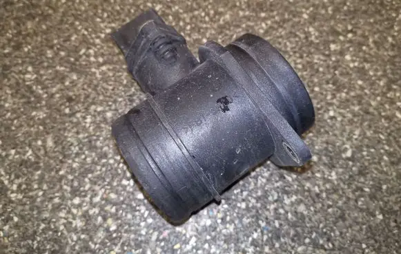 Skoda Fabia Mk2 (5J) Mass air flow meter 0281002531 038906461B