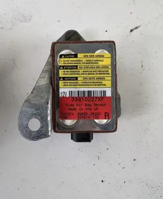 Toyota Avensis T220 Airbag deployment crash/impact sensor 8986005020 204216103