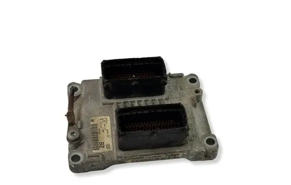Opel Corsa C Engine control unit/module 09115112 26SA7136 0261206074