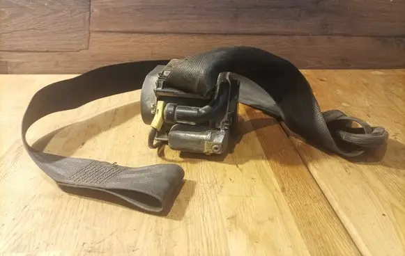 Audi A3 S3 8L Front seatbelt