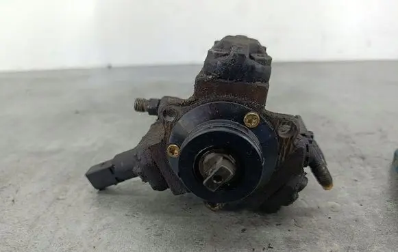 Mercedes-Benz Vito Viano W638 Fuel injection high pressure pump