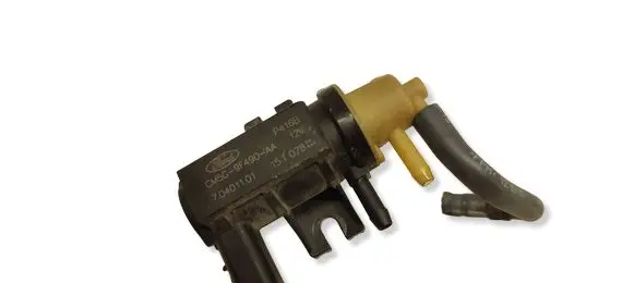 Ford Focus Turbo solenoid valve CM5G9F490AA 70401101 15T078