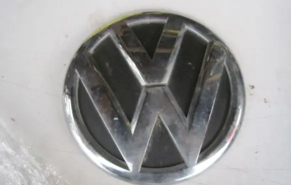 Volkswagen Amarok Manufacturer badge logo/emblem 2H5853630