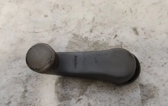 Volkswagen Transporter - Caravelle T5 Front door window winding handle 1H0837581D