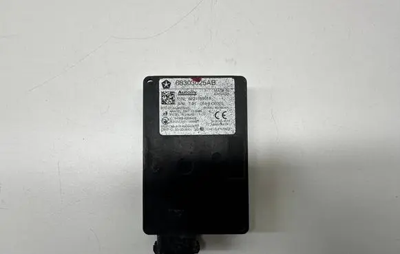 Dodge Challenger Blind spot module 68303025AB 622156991A