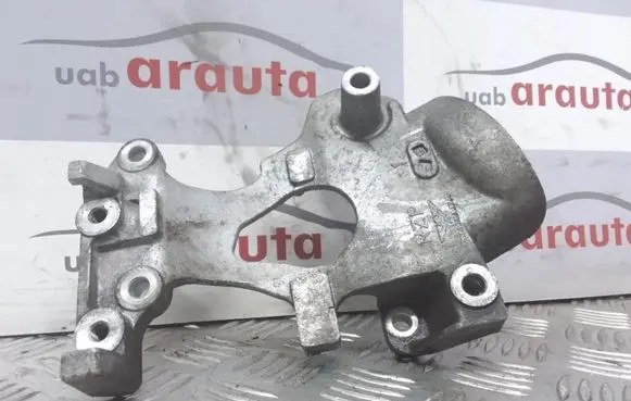 Honda CR-V Engine mounting bracket RZP