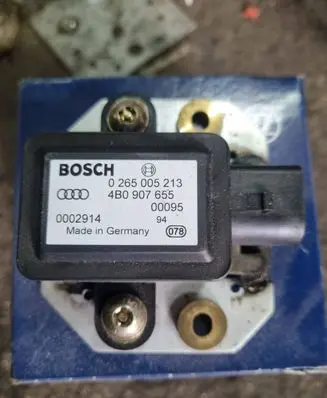 Audi A6 S6 C5 4B ESP acceleration yaw rate sensor 0265005213 0002914 4B0907655