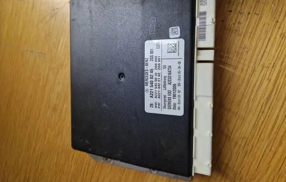 Mercedes-Benz S W221 Suspension control unit/module A2215408245