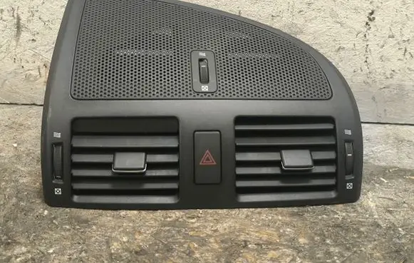 Toyota Avensis T270 Dash center air vent grill 5567005090