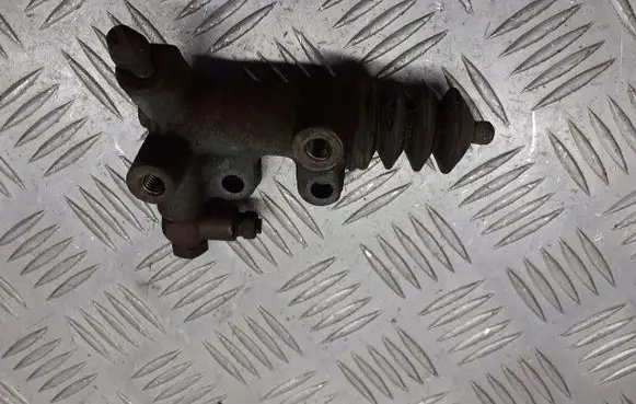 Toyota Yaris Clutch release bearing slave cylinder 