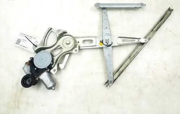 Toyota Urban Cruiser (XP110) Front door window regulator with motor