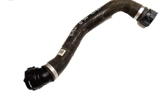 Engine coolant pipe/hose