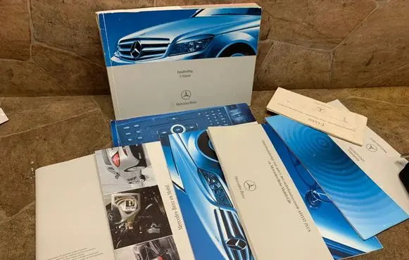 Mercedes-Benz C W204 User manual 