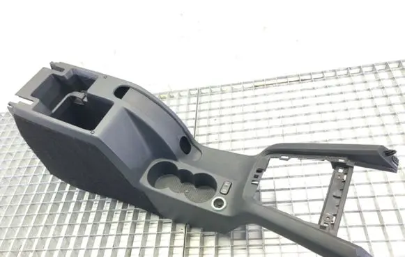 Skoda Octavia Mk2 (1Z) Center console 