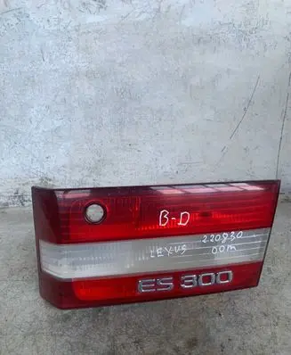 Lexus ES 250 - 300 - 330 Tailgate rear/tail lights