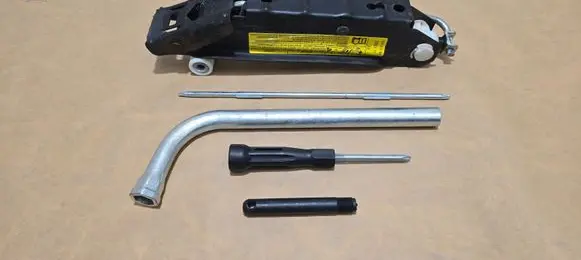 Audi TT TTS Mk2 Lift Jack 8N0012219