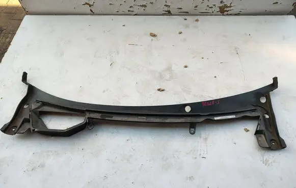 Tesla Model S Wiper trim