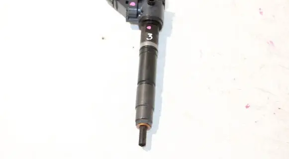 Volvo V60 Fuel injector VEA132370010CAA 31336878