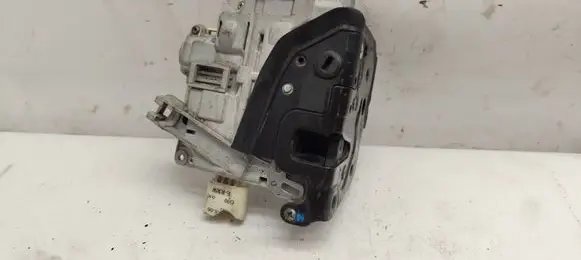 Audi A6 S6 C6 4F Rear door lock 4F0839016