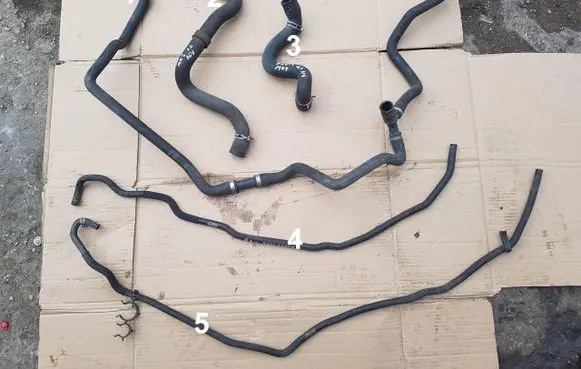 Volvo V50 Engine coolant pipe/hose