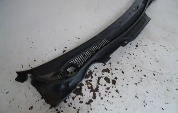 Volvo C30 Wiper trim