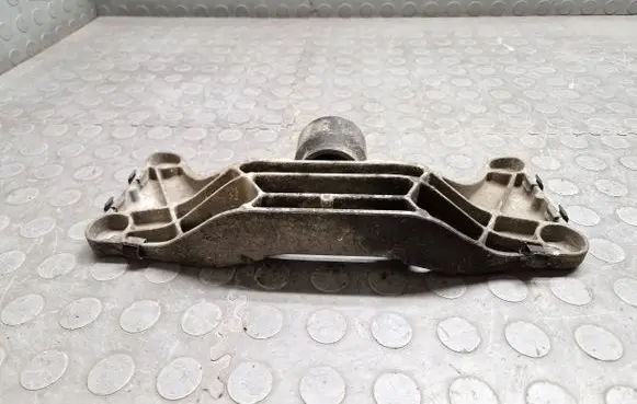 BMW 7 E38 Gearbox mounting bracket 1094779